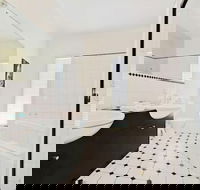 Wine and Roses BB - Accommodation Cooktown