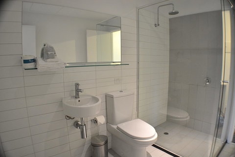 Royal Stays Apartments Docklands - Accommodation Cooktown 5