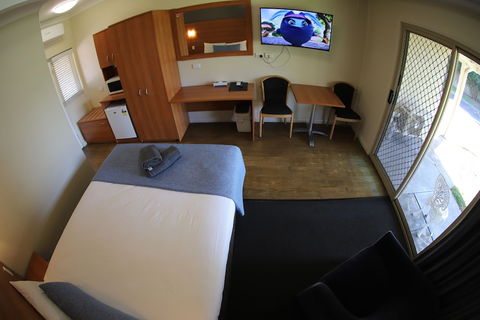 Sleepy Hill Motor Inn - Accommodation Cooktown 4