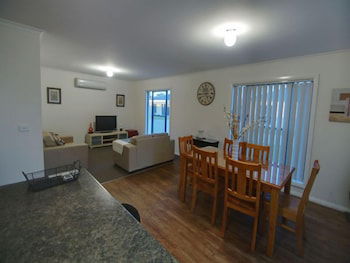DBJ Holiday Units - Accommodation Cooktown 2