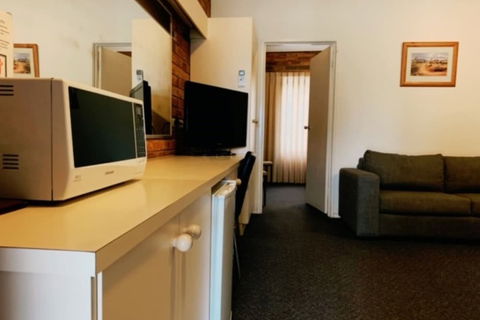 Sugarloaf Motel - Accommodation Cooktown 2