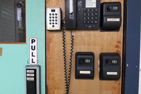 Some Rooms Backpacker - Accommodation Cooktown 2