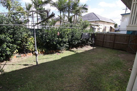 Some Rooms Backpacker - Accommodation Cooktown 5