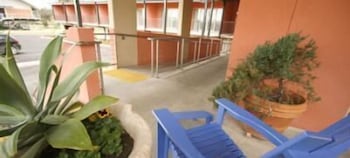 Forbes Victoria Inn - Accommodation Cooktown 2