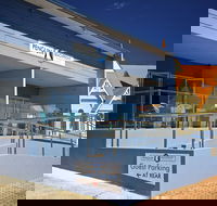 Penguin Beachfront Apartments - Accommodation Cooktown