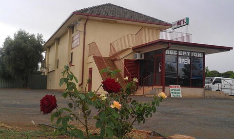 Goolgowi Highway Motel - Accommodation Cooktown 4