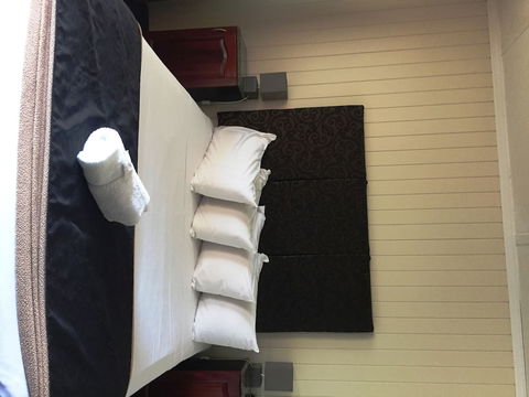 Country Plaza Motor Inn - Accommodation Cooktown 2