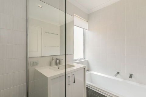 Ocean Keys Cottage - Accommodation Cooktown 3