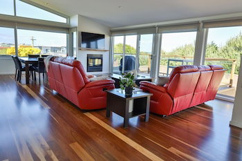 Tides Apartments - Accommodation Cooktown 4