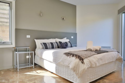 Tides Apartments - Accommodation Cooktown 1