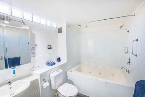 MAS Country Riverboat Lodge Motor Inn - Accommodation Cooktown 7