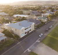 Port Elliot Beach House YHA Hostel - Accommodation Cooktown