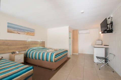 A & A Motel - Accommodation Cooktown 2