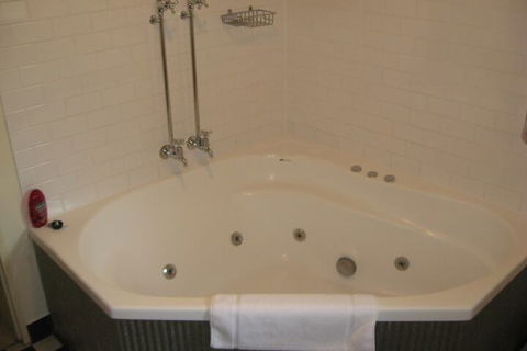 Goat Square Cottages - Accommodation Cooktown 5