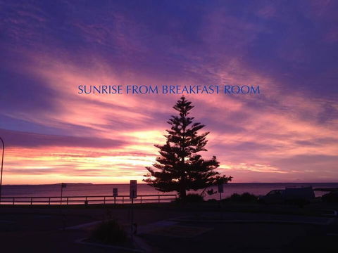 Beachhouse Mollymook - Accommodation Cooktown 3