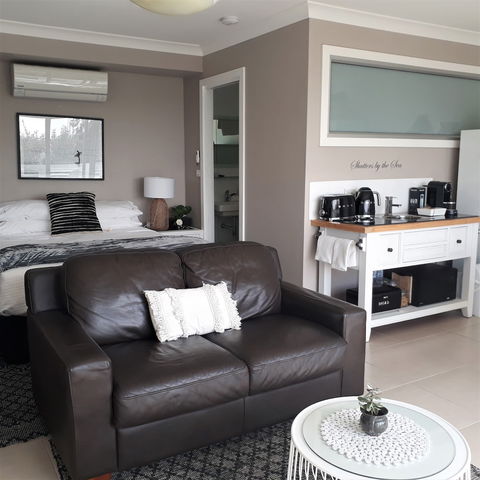 Shutters By The Sea - Accommodation Cooktown 1