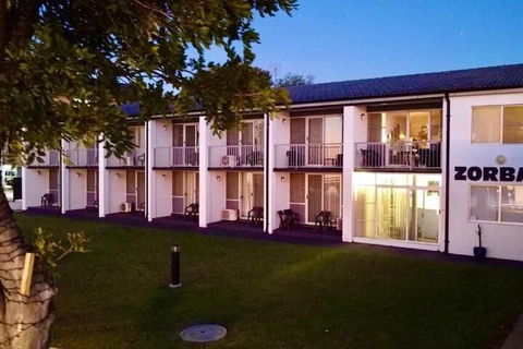 Zorba Motel - Accommodation Cooktown 1