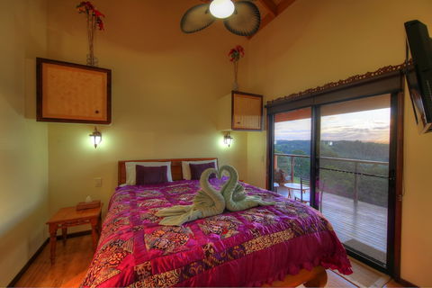 Maleny Tropical Retreat Balinese B&b - Accommodation Cooktown 4