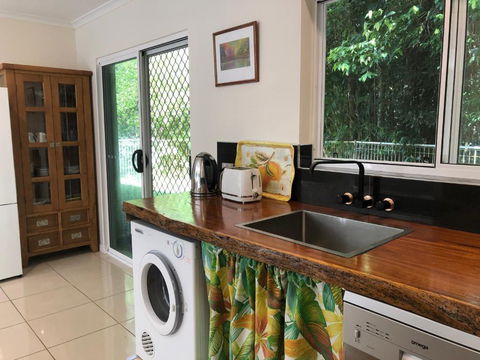 Honeybee House - Accommodation Cooktown 3