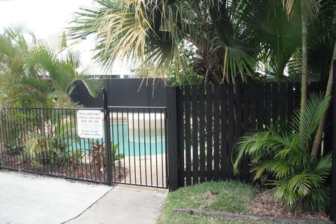 Cool Palms Motel - Accommodation Cooktown 1