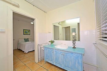 Bargara Gardens Motel & Holiday Villas - Accommodation Cooktown 4