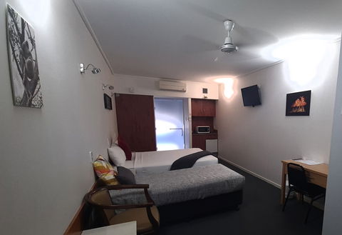 Ayr Travellers Motel - Accommodation Cooktown 3
