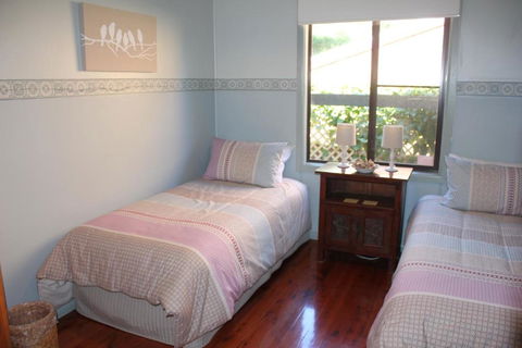 Avoca Beach Cape Cottage - Accommodation Cooktown 7