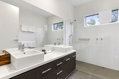 Anchors Beach House - Accommodation Cooktown 0