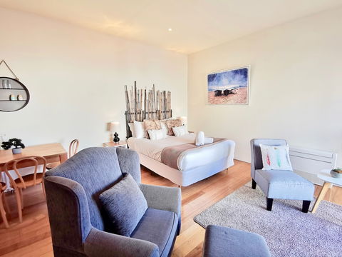 Phoenix Apartments - Accommodation Cooktown 0