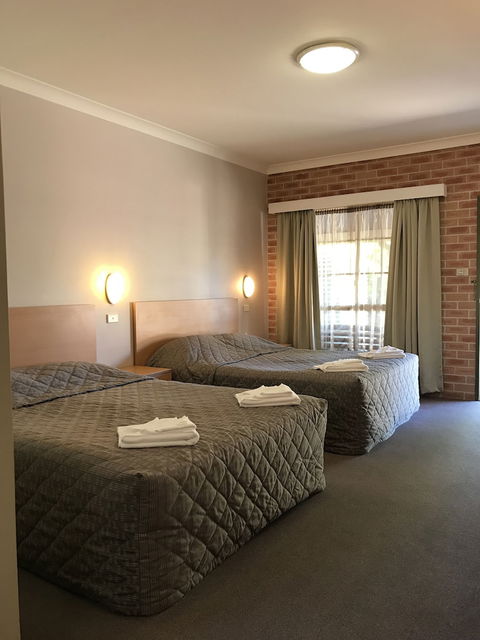 Country Gardens Motor Inn - Accommodation Cooktown 2