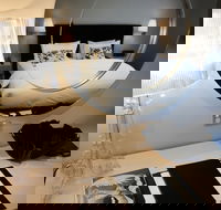 5 Rooms At The Stirling Hotel - Accommodation Cooktown