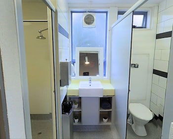 Deakin Geelong Units - Accommodation Cooktown 5