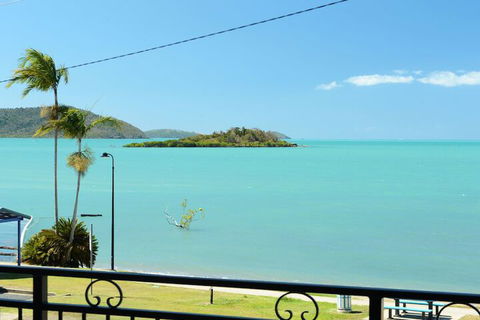 Whitsunday Waterfront Apartments - Accommodation Cooktown 3