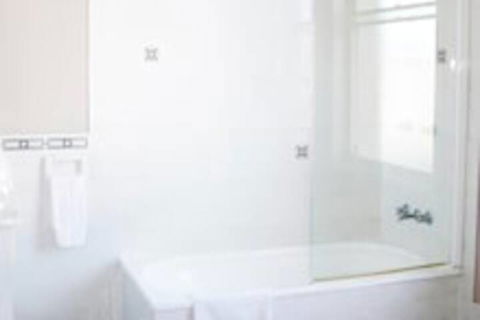 Imperial Hotel Cowra - Accommodation Cooktown 4