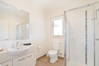 Werribee Short Stay Villas & Accommodation - Accommodation Cooktown 2