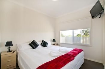 Werribee Short Stay Villas & Accommodation - Accommodation Cooktown 1