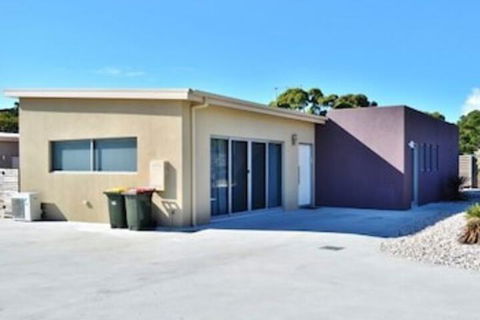 170 Hazards View Unit 1 - Accommodation Cooktown 7