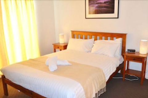 170 Hazards View Unit 1 - Accommodation Cooktown 5