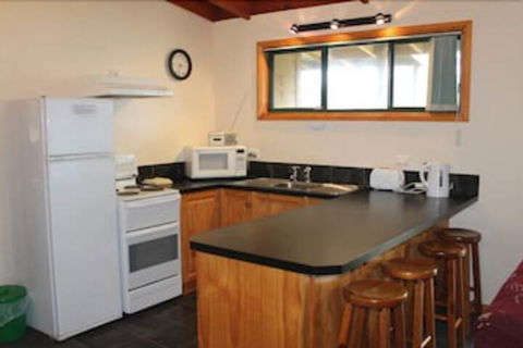 Freycinet Cottage 2 - Accommodation Cooktown 7