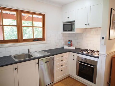 Tahara Cottage - Accommodation Cooktown 2