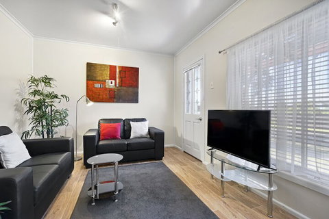 Short Stays Gippsland - Accommodation Cooktown 3