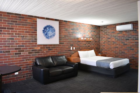 Townhouse Motor Inn - Accommodation Cooktown 5