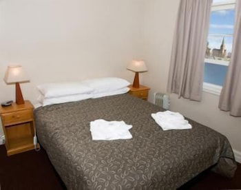 Alpine Hotel - Accommodation Cooktown 6