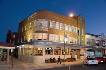 Alpine Hotel - Accommodation Cooktown 0