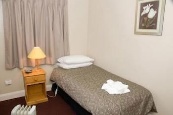 Alpine Hotel - Accommodation Cooktown 5