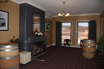 Alpine Hotel - Accommodation Cooktown 1