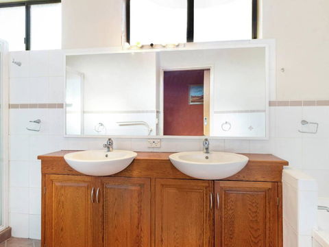 Alkira Motel - Accommodation Cooktown 1