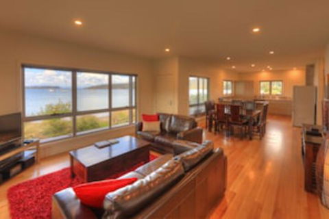 Fairwinds - Essentially Tas - Accommodation Cooktown 0