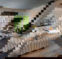 French Cottage - Accommodation Cooktown