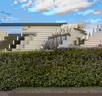 Lake Hamilton Motor Village  Caravan Park - Accommodation Cooktown